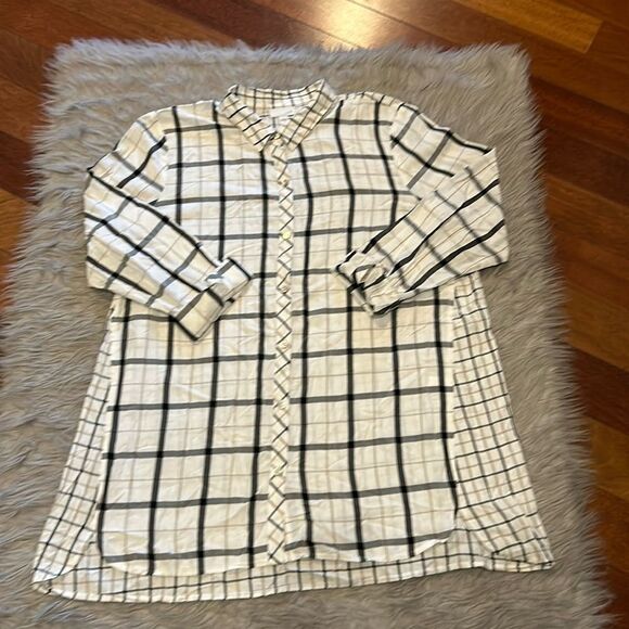 J Jill white tan and black plaid rayon long long sleeve button front shirt - Picture 1 of 6